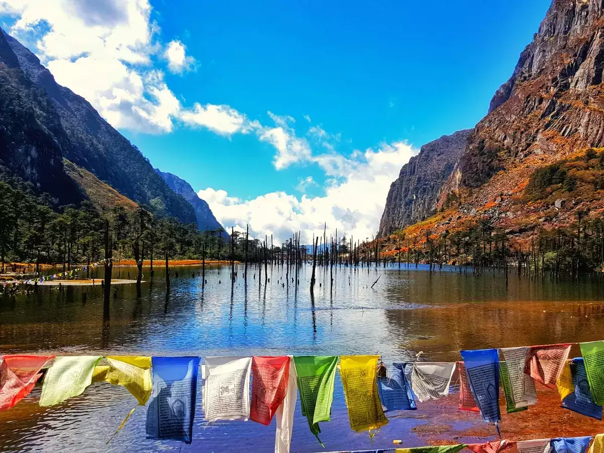 Madhuri Lake Overview: A Serene High-Altitude Marvel