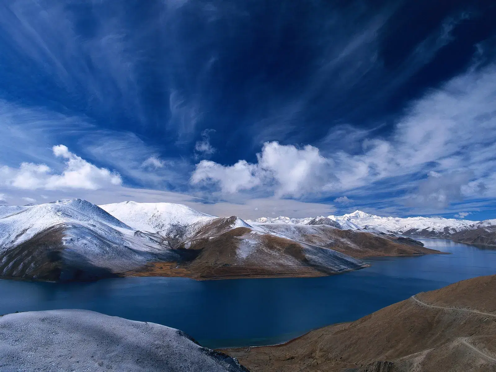 Pankang Teng Tso Lake Overview: A Tranquil Himalayan Gem